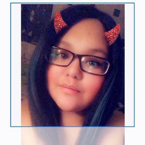 Meet your Posher, Crystal